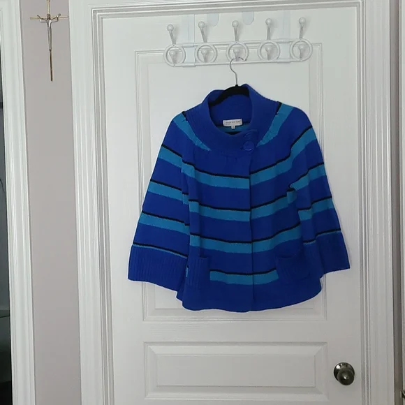 Sweater - Picture 1 of 6